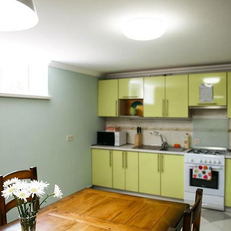 Sweet Home Hostel / Guest House Chernivtsi Ngoại thất bức ảnh