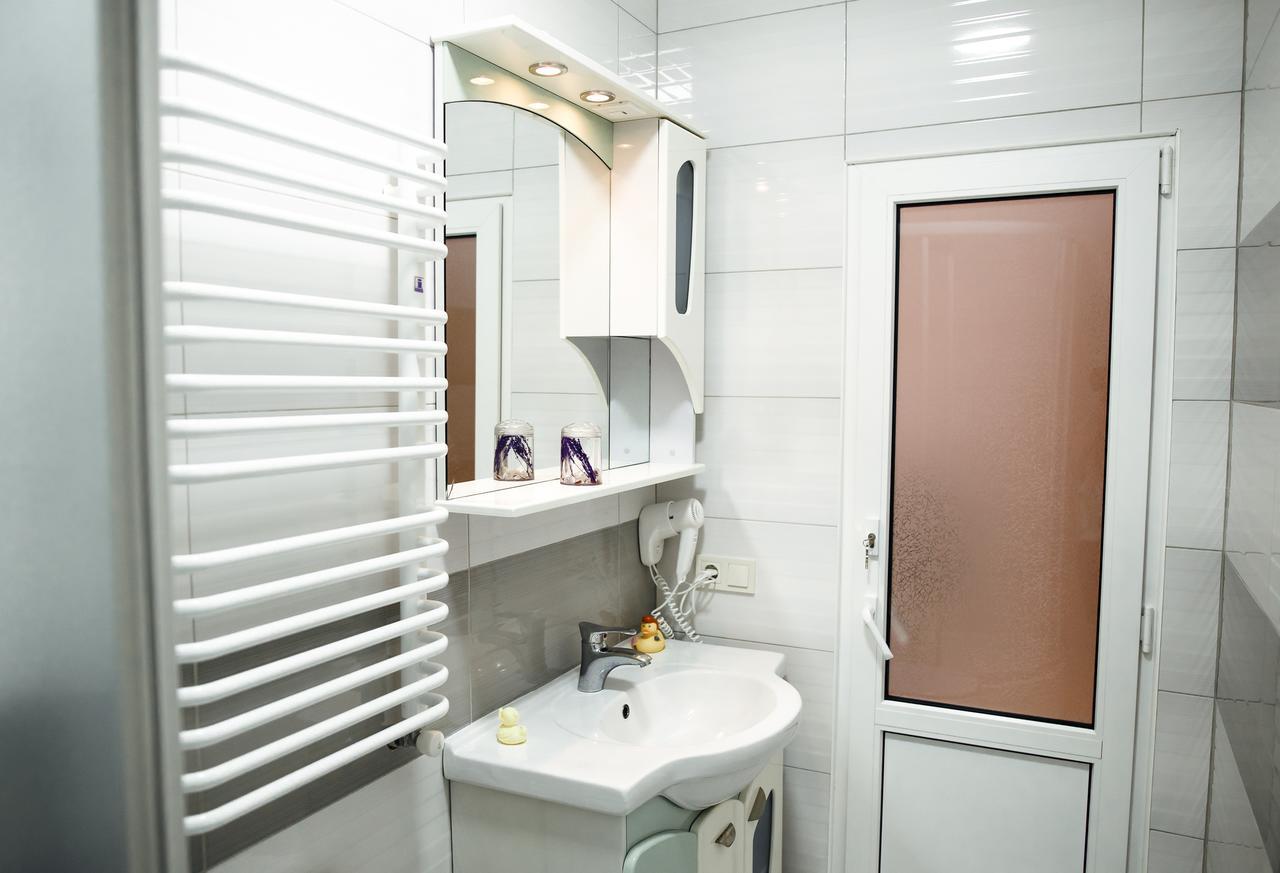 Sweet Home Hostel / Guest House Chernivtsi Ngoại thất bức ảnh