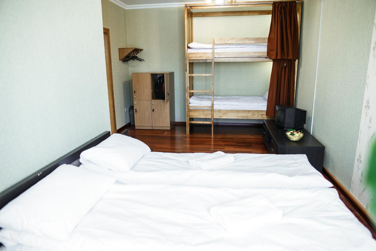 Sweet Home Hostel / Guest House Chernivtsi Ngoại thất bức ảnh