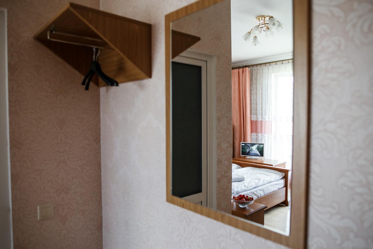 Sweet Home Hostel / Guest House Chernivtsi Ngoại thất bức ảnh