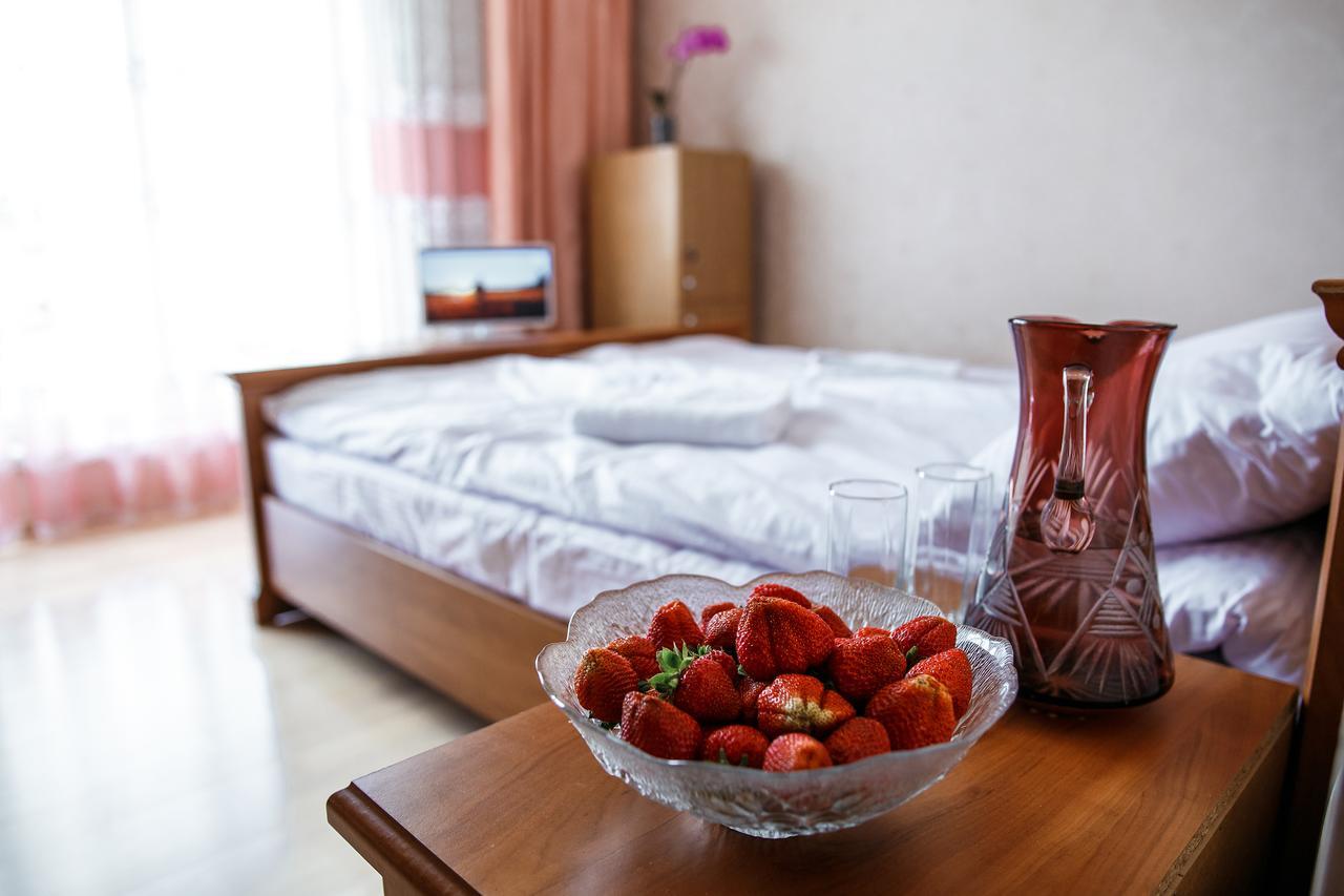 Sweet Home Hostel / Guest House Chernivtsi Ngoại thất bức ảnh