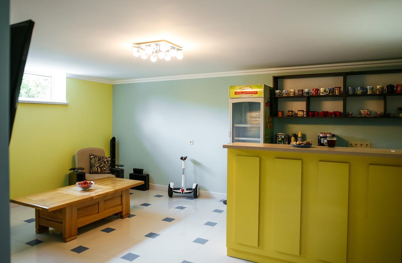 Sweet Home Hostel / Guest House Chernivtsi Ngoại thất bức ảnh