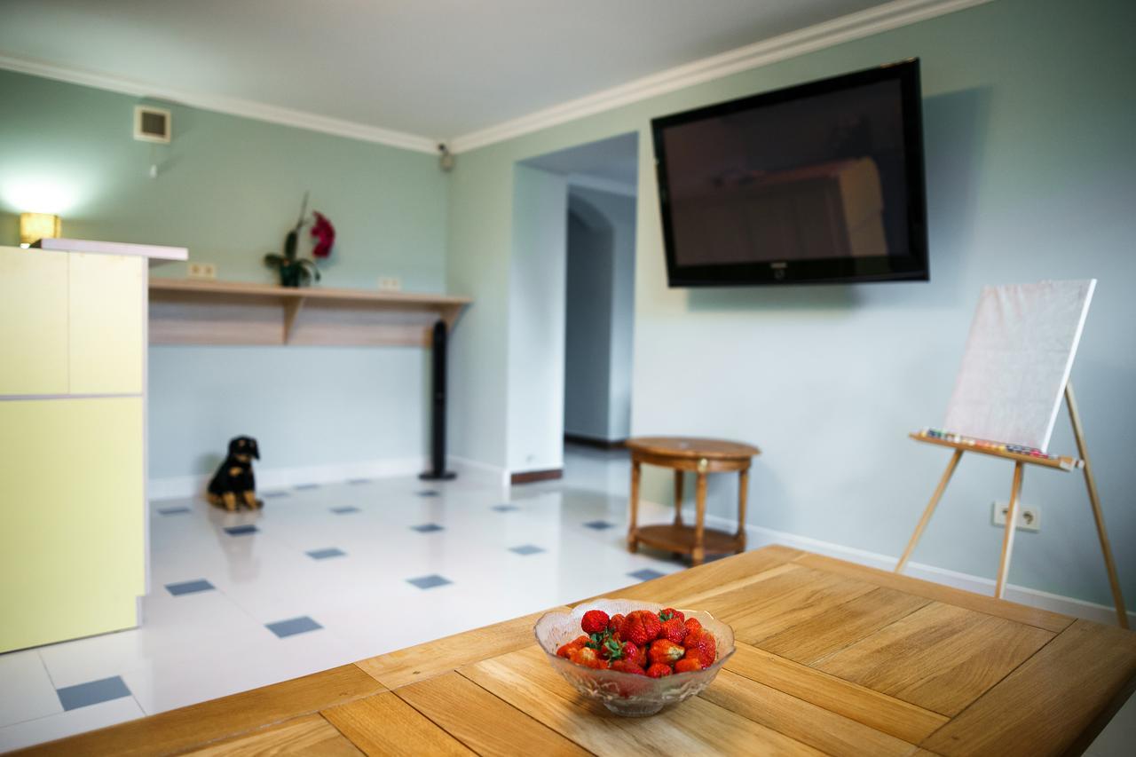 Sweet Home Hostel / Guest House Chernivtsi Ngoại thất bức ảnh