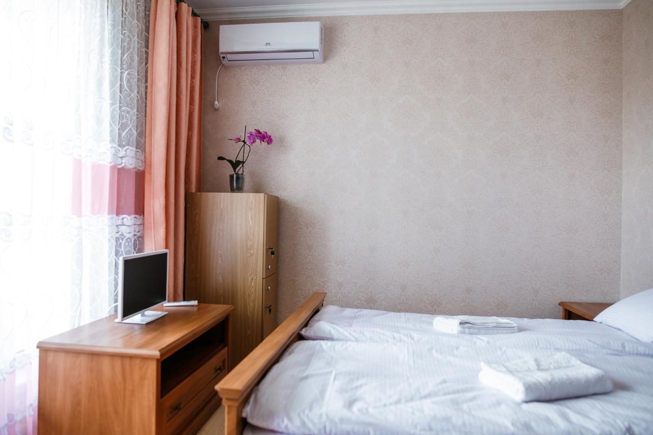 Sweet Home Hostel / Guest House Chernivtsi Ngoại thất bức ảnh