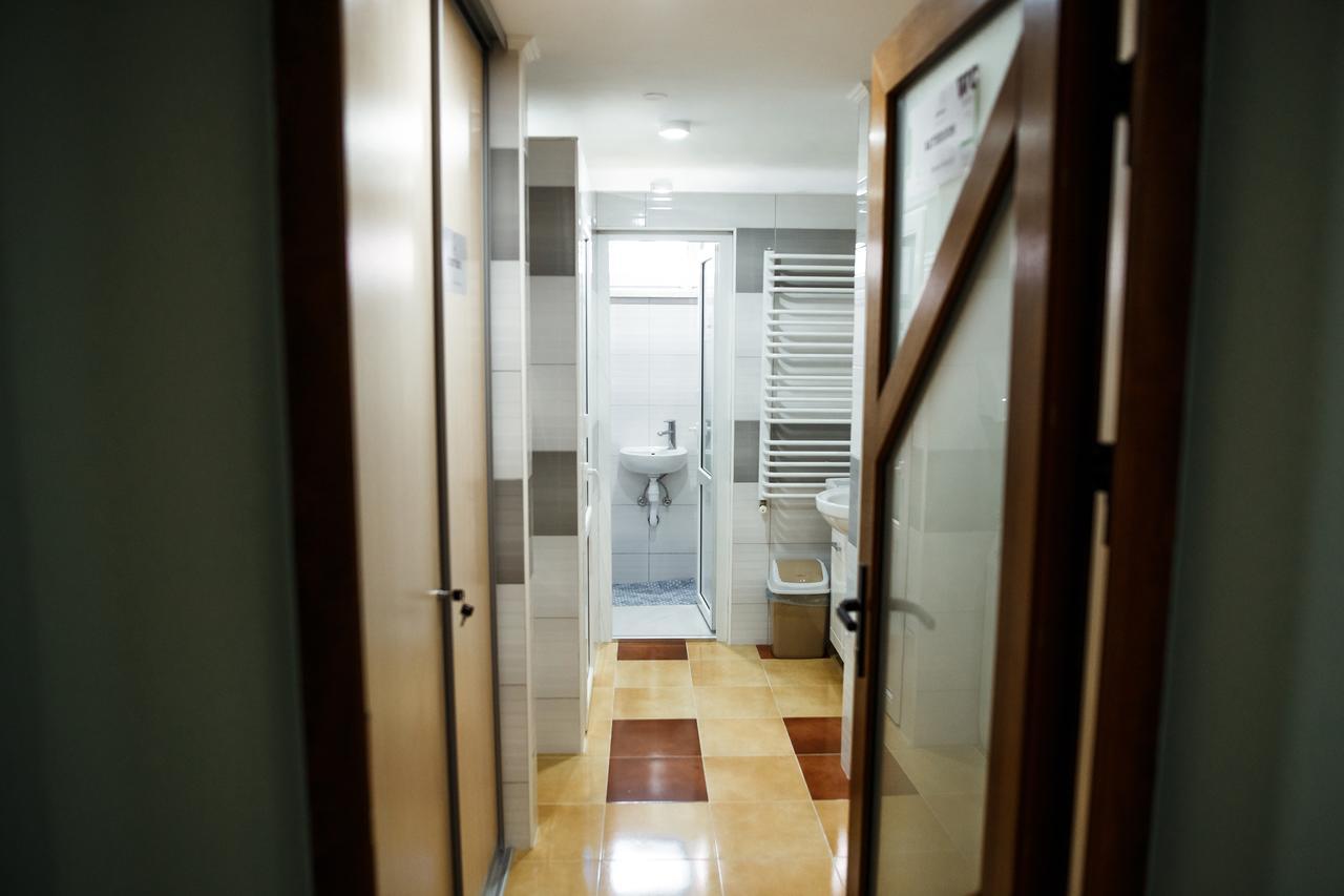 Sweet Home Hostel / Guest House Chernivtsi Ngoại thất bức ảnh