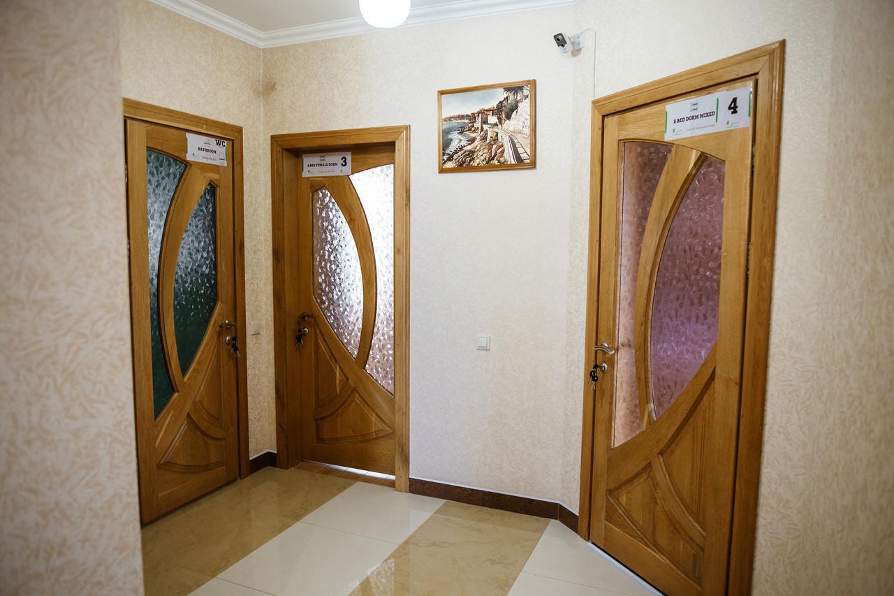 Sweet Home Hostel / Guest House Chernivtsi Ngoại thất bức ảnh