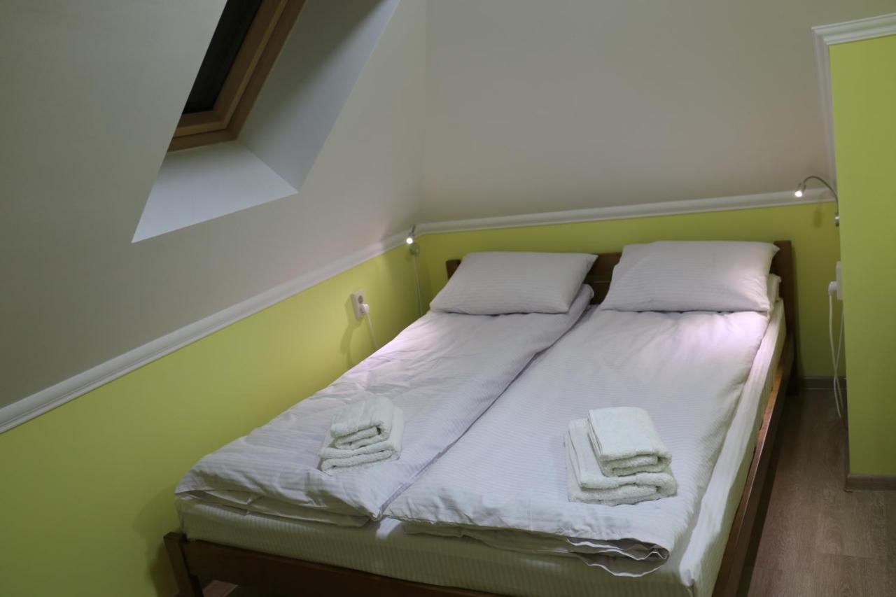 Sweet Home Hostel / Guest House Chernivtsi Ngoại thất bức ảnh